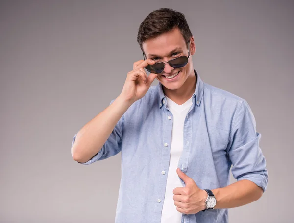 Joven hombre de negocios — Foto de Stock