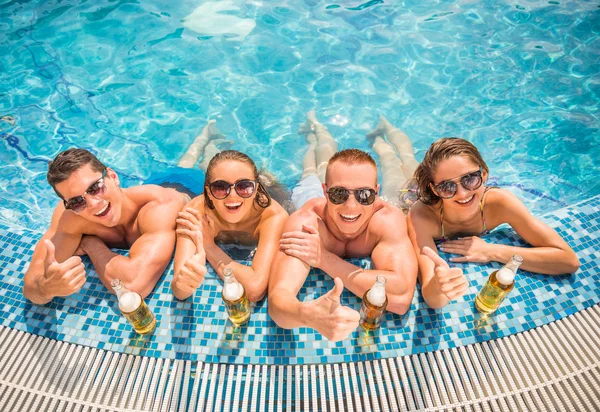 Fotos de Amigos piscina de stock, Amigos piscina imágenes libres de  derechos | Depositphotos®