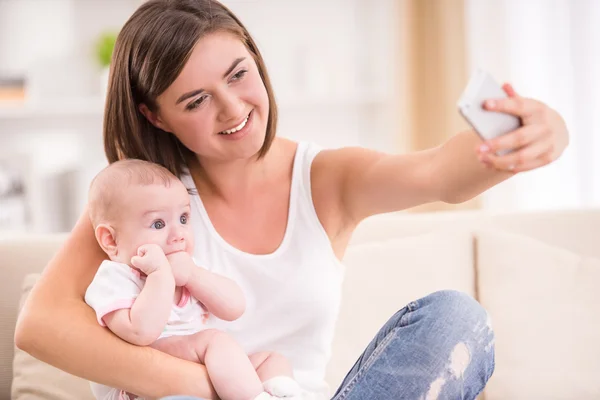 Mom and kid — Stock Photo, Image