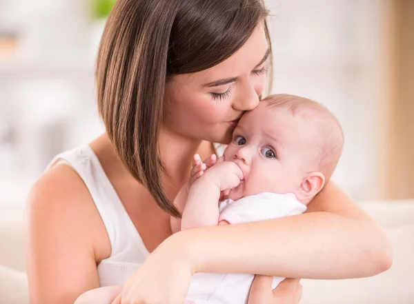 Mom and kid — Stock Photo, Image