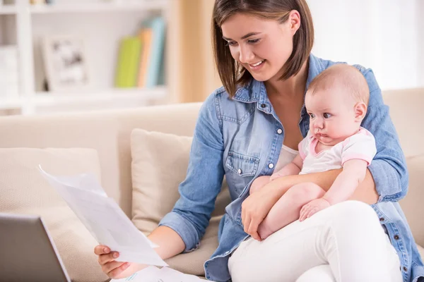 Mom and kid — Stock Photo, Image