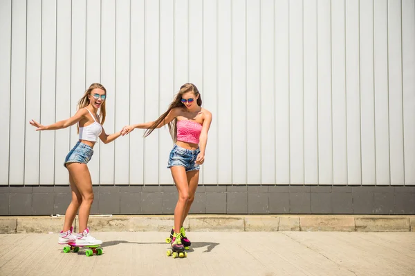 Female friends — Stock Photo, Image