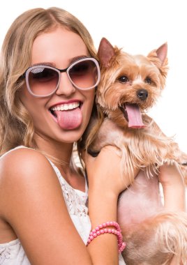 Köpekli Kadın
