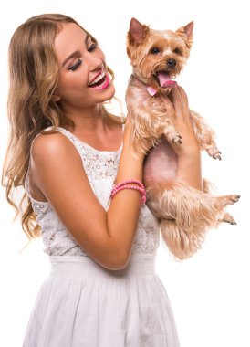 Köpekli Kadın