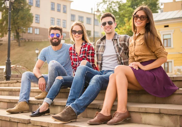 Friends outdoors — Stock Photo, Image