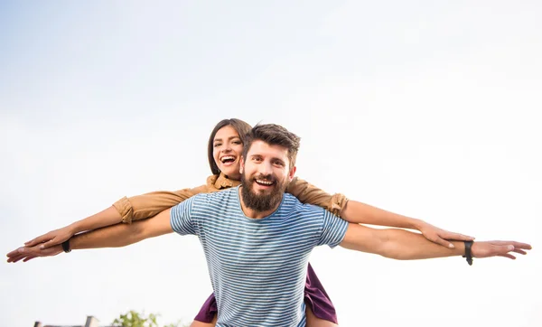 Friends outdoors — Stock Photo, Image