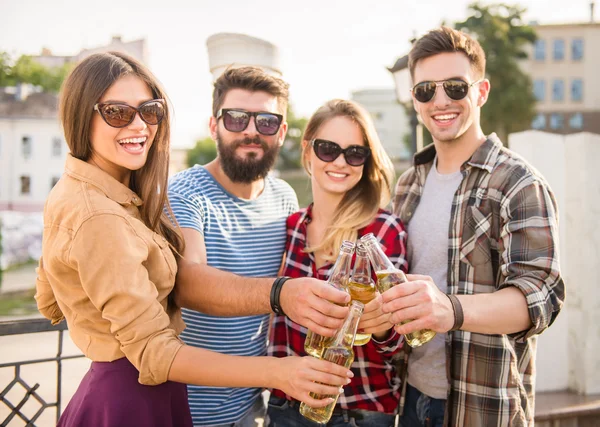 Freunde im Freien — Stockfoto