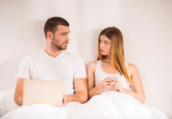 Couple in bed — Stock Photo, Image