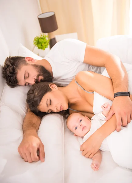 Parents and baby — Stock Photo, Image