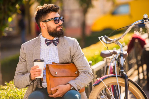 Hombre con bicicleta — Foto de Stock