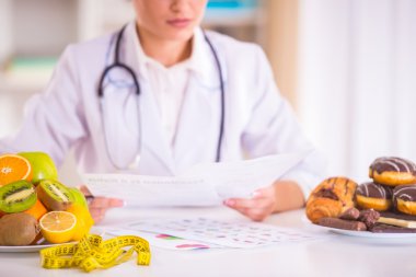 genç kadın doktor