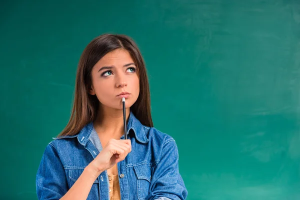 Junge glückliche Studenten — Stockfoto