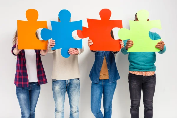 Grupo de personas estudiantes — Foto de Stock