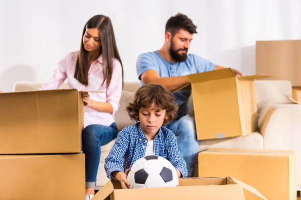 Familie home verplaatsen — Stockfoto