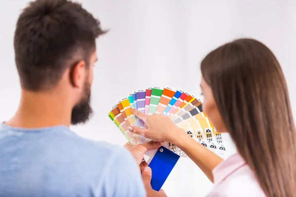 Jovem Casal Feliz Preparando Para Reparo Nova Casa Mudando Para — Fotografia de Stock