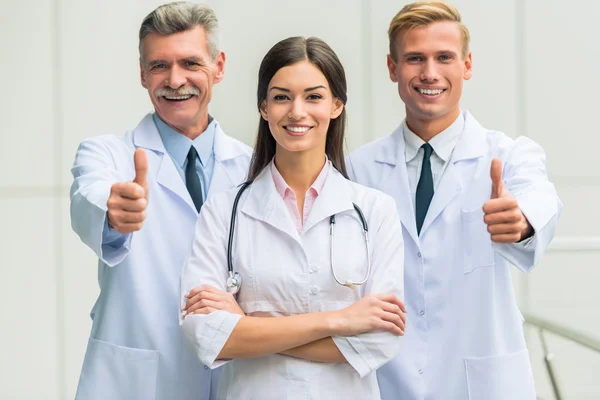 Médicos en el hospital — Foto de Stock