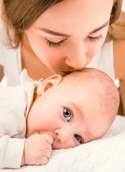 Petit bébé heureux — Photo