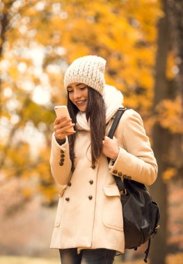 Sonbahar Parkı 'nda yürüyüş