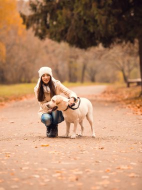 Sonbahar Parkı 'nda yürüyüş