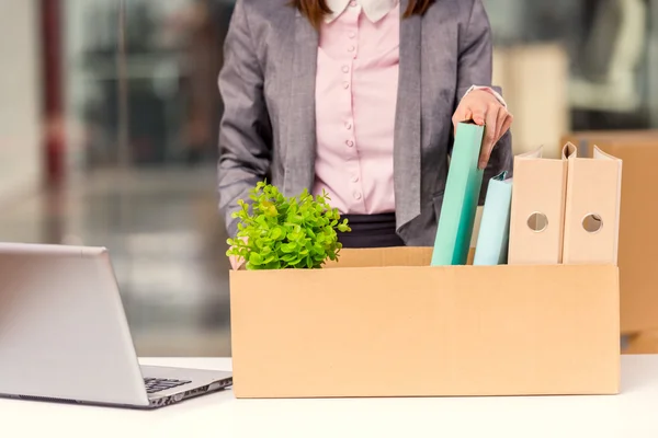 Företag flyttar i office — Stockfoto