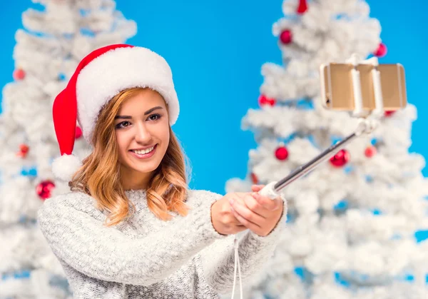 Mujer celebrando la Navidad —  Fotos de Stock