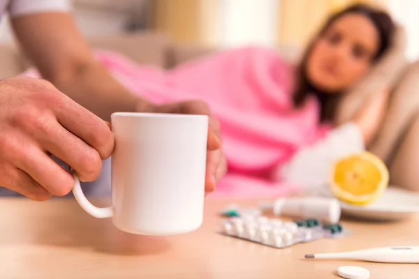 Jonge ziekte vrouw — Stockfoto