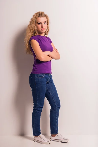 Frau mit Jeans — Stockfoto