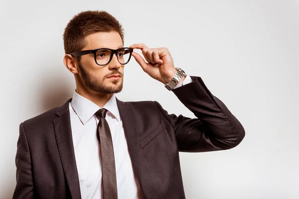 Joven hombre de negocios en estudio — Foto de Stock