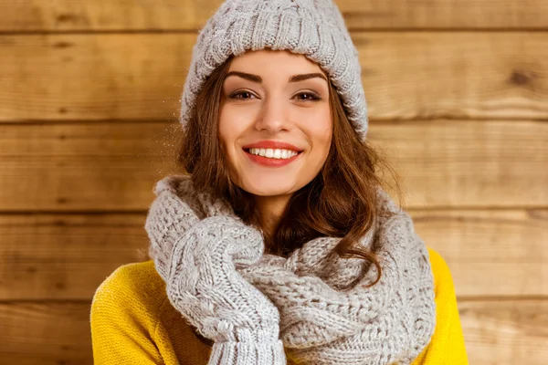 Portrait Beautiful Young Girl Hat Gloves Background Wooden Wall — Stock Photo, Image