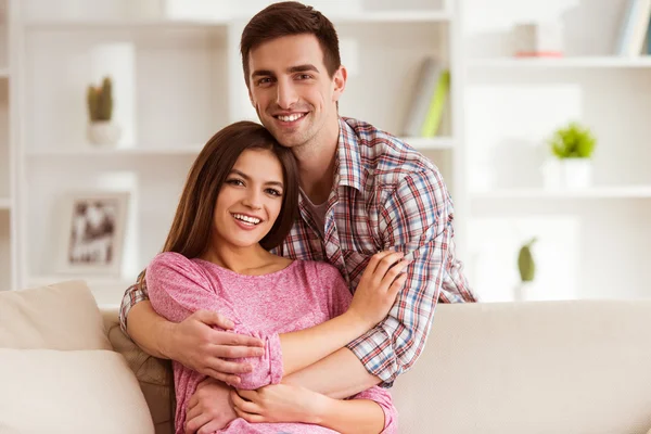 Young happy couple — Stock Photo, Image