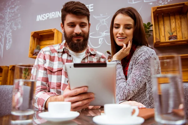 Människor i café — Stockfoto