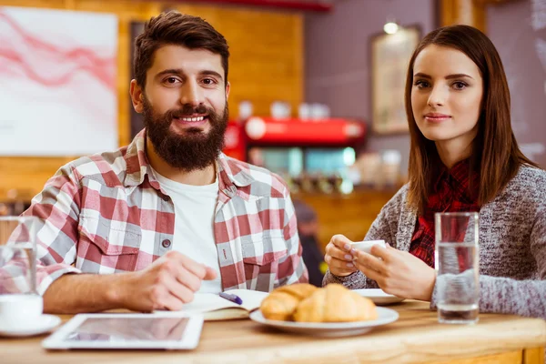 Menschen im Café — Stockfoto