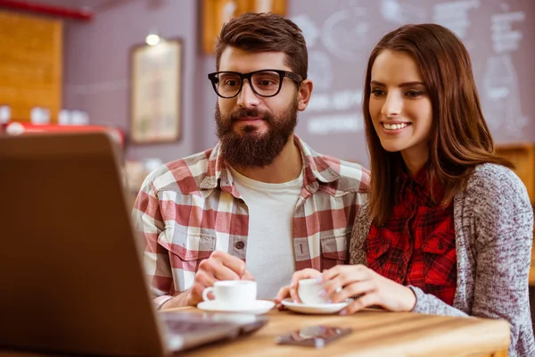 Människor i café — Stockfoto