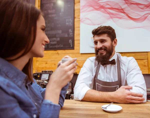 Menschen im Café — Stockfoto