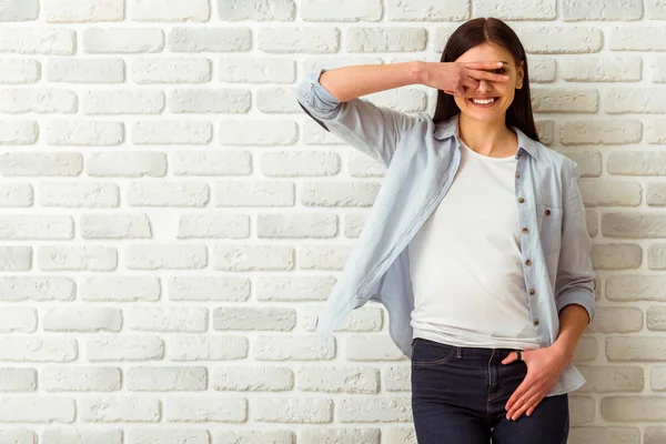 Stylisches hübsches Mädchen — Stockfoto