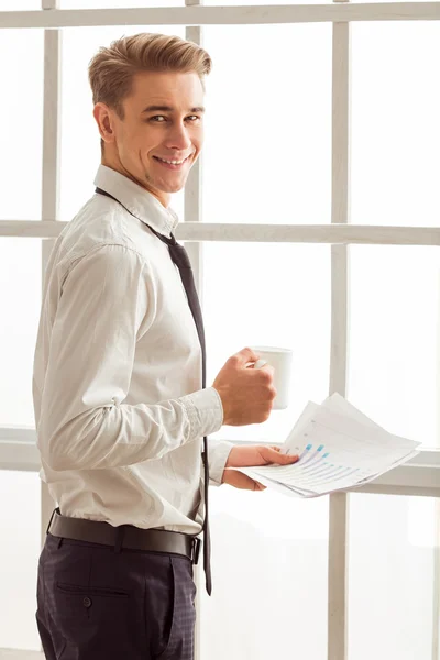 Jonge succesvolle zakenman — Stockfoto