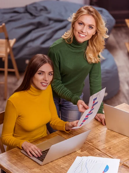 Beautiful girls in cafe — Stock Photo, Image