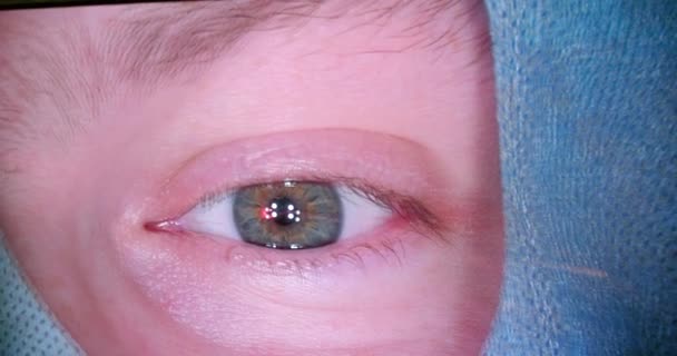Luk op Screen view øje under øjenkirurgi – Stock-video