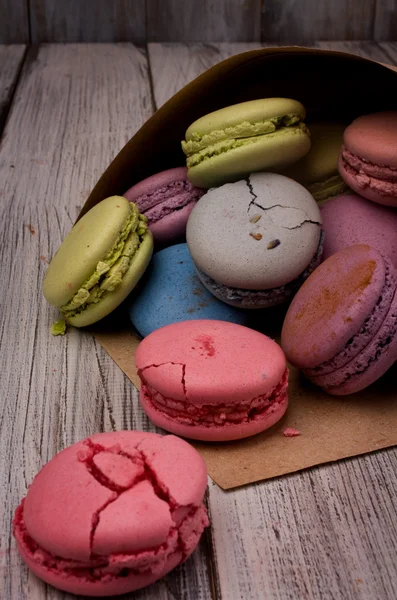 hassas renkli acıbadem kurabiyesi.