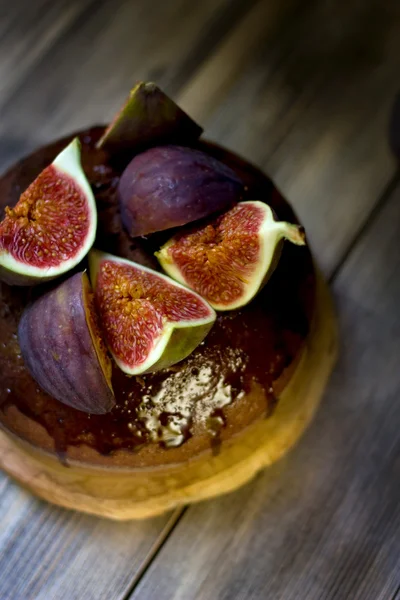 parta vintage lžíce a vidlička citron svázaný s lukem.