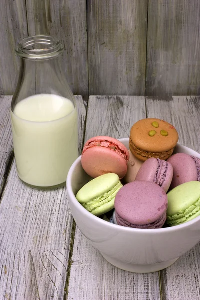 renkli acıbadem kurabiyesi