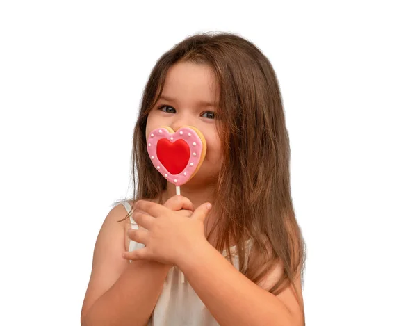 Dívka Srdcovými Sušenkami Izoluje Dítě Drží Sladkost Klacku Bílém — Stock fotografie