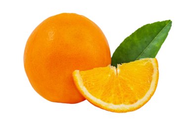 Yuvarlak turuncu ve beyaz arka planda izole edilmiş dilimler