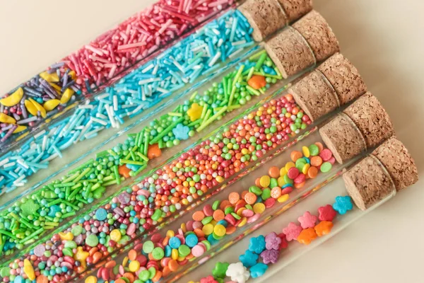 Tubos Ensayo Vidrio Con Tapones Azúcar Multicolor Diferentes Formas Para —  Fotos de Stock