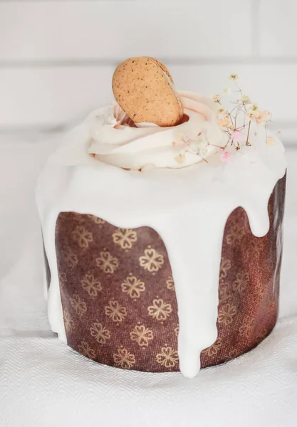 Pastel Casero Pascua Decorado Con Glaseado Azúcar Blanca Con Gotas —  Fotos de Stock