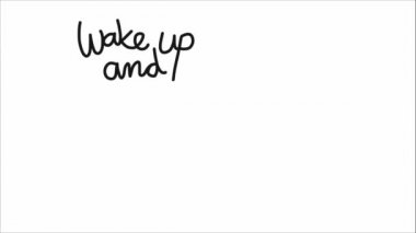 Animasyon uyanır ve kahve ve çalar saatin kokusunu alır.