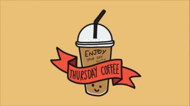 Gülen suratlı plastik kahve fincanı ve perşembe kahve harfleriyle gününün tadını çıkar.