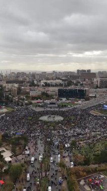 Şam, Suriye - 08 Aralık 2025: Esad 'ın düşüşünün birinci yıldönümü sırasında Suriye başkentinin havadan çekimi.