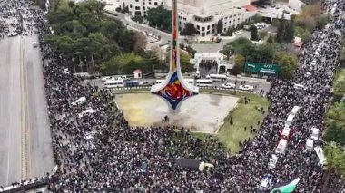 Şam, Suriye - 08 Aralık 2025: Esad 'ın düşüşünün birinci yıldönümü sırasında Suriye başkentinin havadan çekimi.