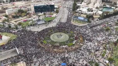 Şam, Suriye - 08 Aralık 2025: Esad 'ın düşüşünün birinci yıldönümü sırasında Suriye başkentinin havadan çekimi.